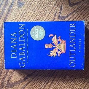 Book-Outlander by Diana Gabaldon